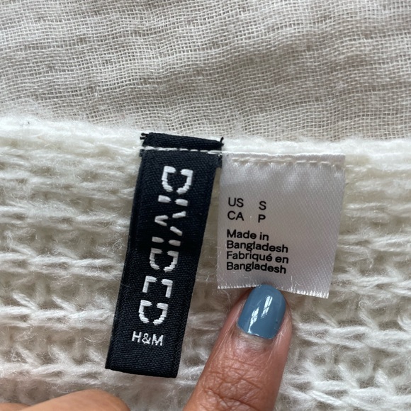 White sweater with knot in front. - Picture 2 of 2